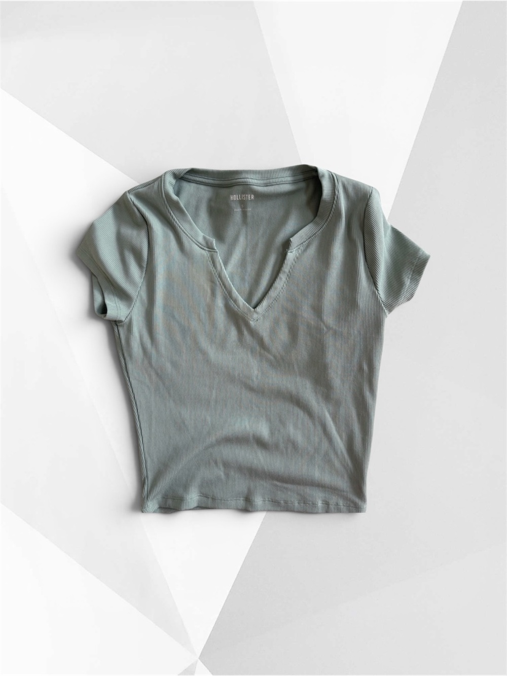 Hollister Ribbed V-Notch Short Sleeve Top — Sage